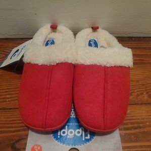 New women's Floopi red slippers size 9/10